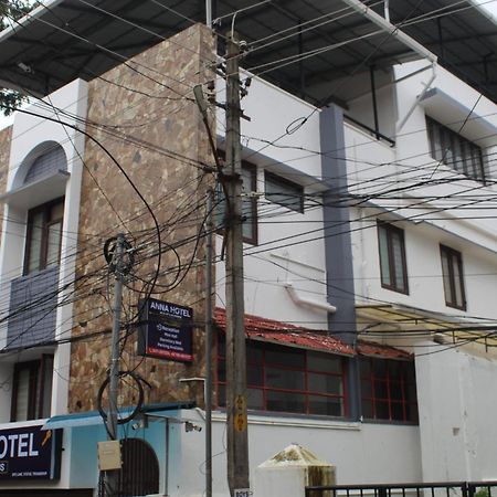 Anna Hotel Thiruvananthapuram Bagian luar foto