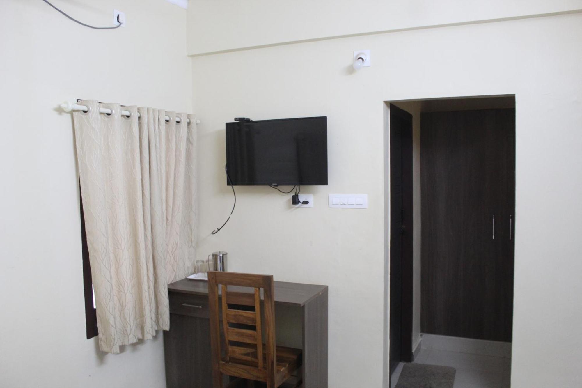 Anna Hotel Thiruvananthapuram Bagian luar foto
