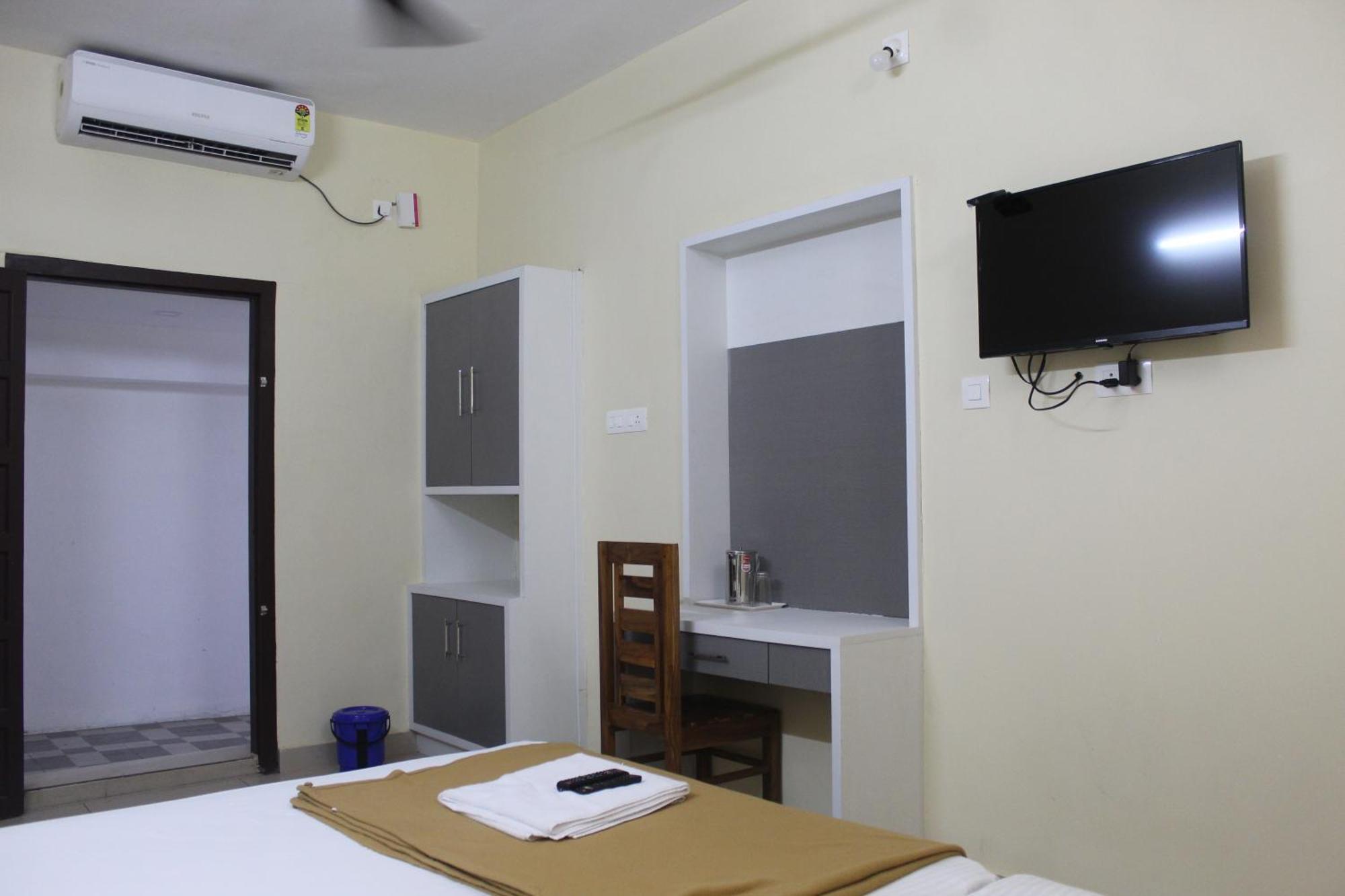 Anna Hotel Thiruvananthapuram Bagian luar foto