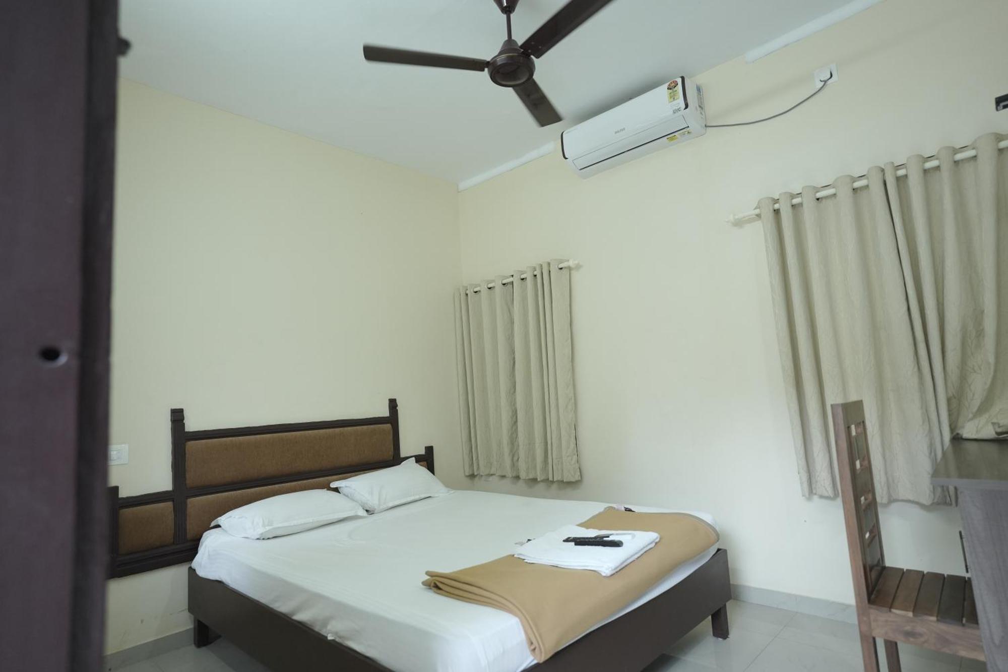 Anna Hotel Thiruvananthapuram Bagian luar foto